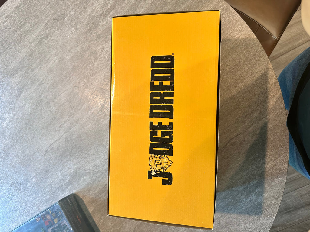 Mezco One 12 Judge Dredd 2000 AD Lawmaster Bike New In Box Complete