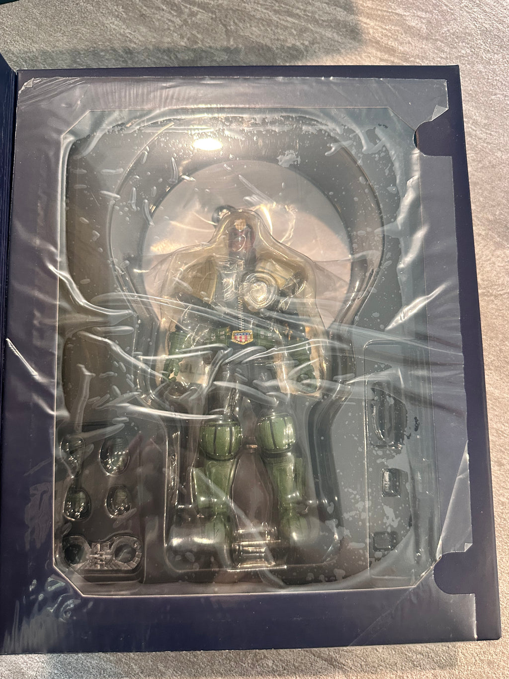 Mezco Toyz One:12 Collective JUDGE DREDD Action Figure NIB 2000 A.D. Open Complete