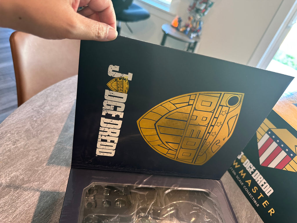 Mezco Toyz One:12 Collective JUDGE DREDD Action Figure NIB 2000 A.D. Open Complete