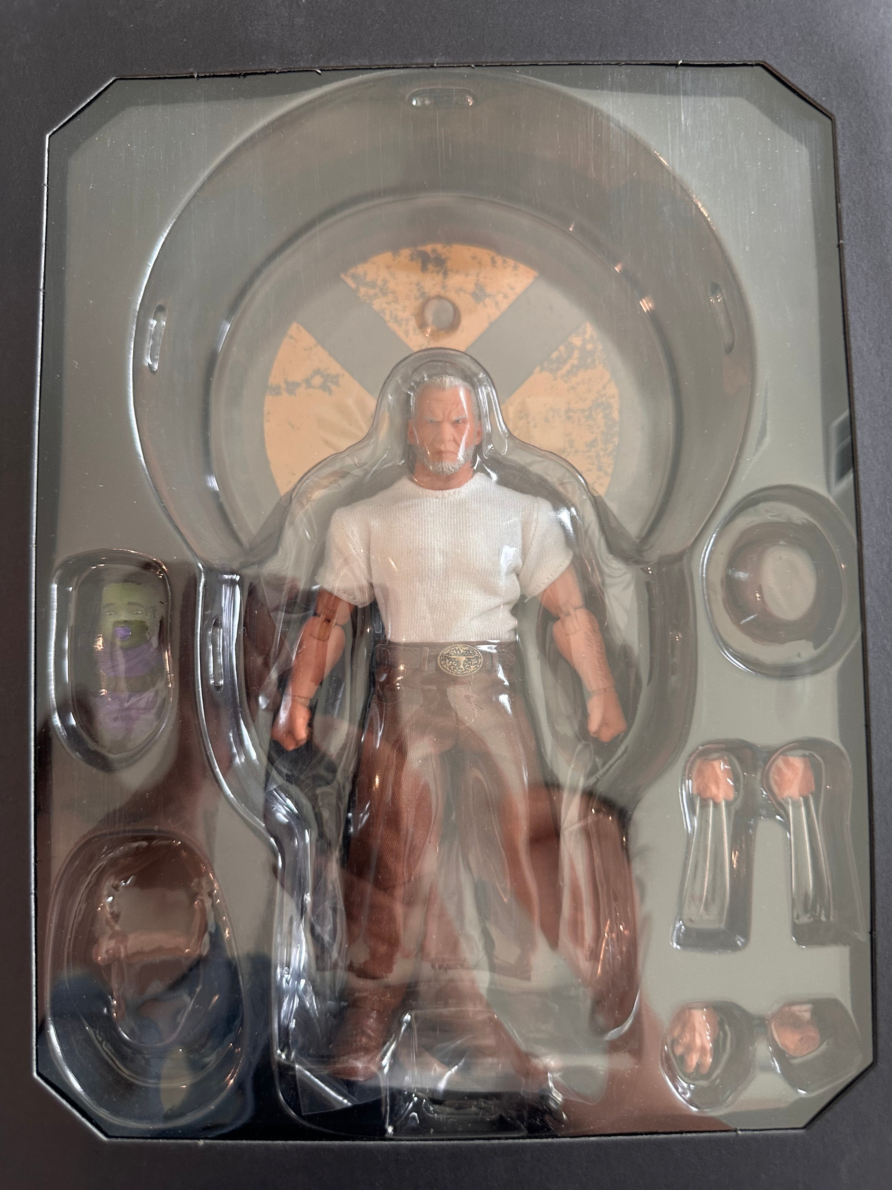 Mezco 1:12 Scale X-Men Old Man Logan Action Figure Open Complete NIB Marvel